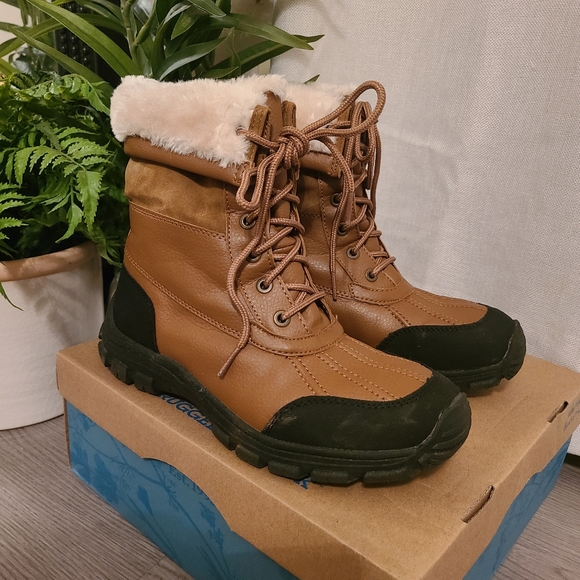 *SOLD* Snow Boots - Picture 3 of 7